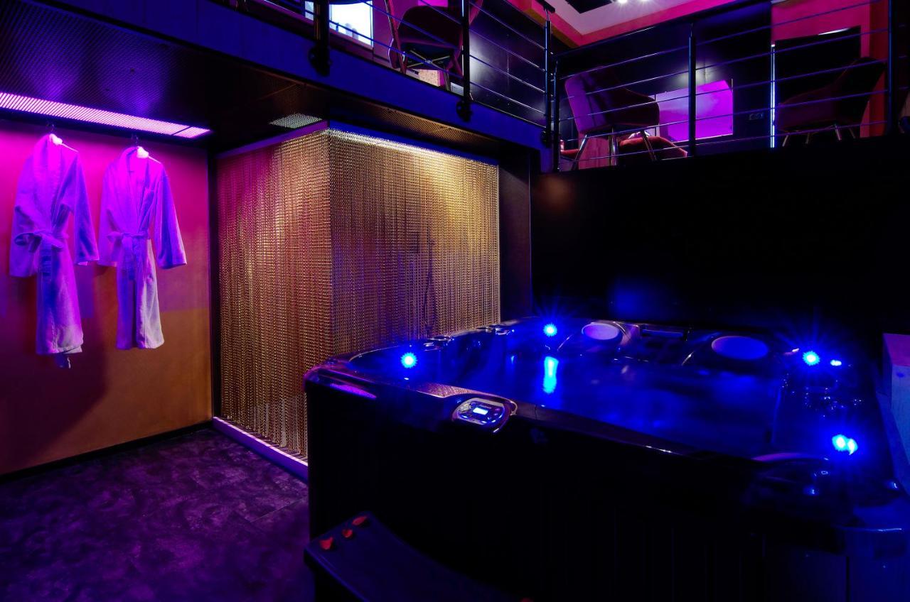 Mieuxqualhotel Jacuzzi Privatif Love Room Burdeos Exterior foto